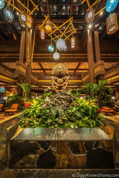 Disney's Polynesian Village Resort lobby statue