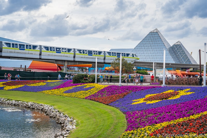 monorail passing by Imagination! Pavilion