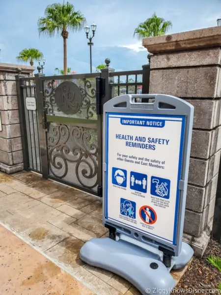 safety guidelines sing at pool