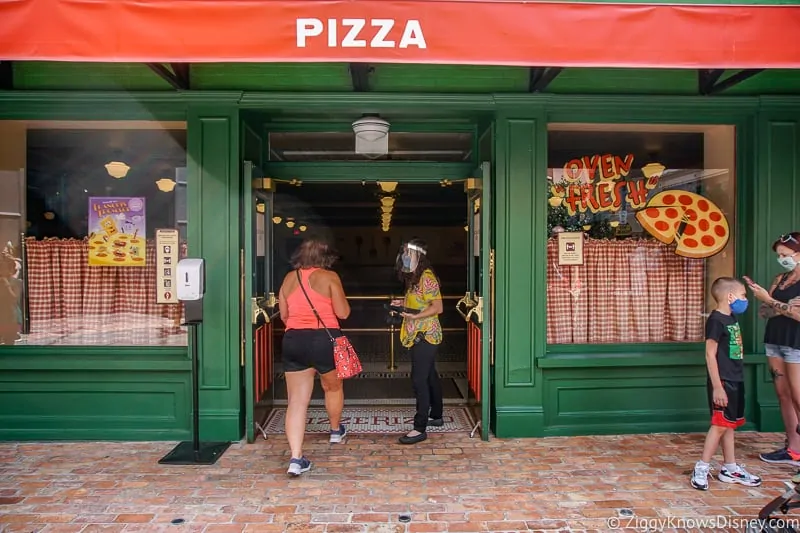 PizzeRizzo entrance Hollywood Studios