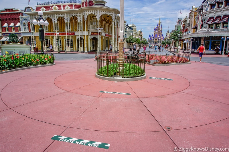 Magic Kingdom plaza Main Street USA