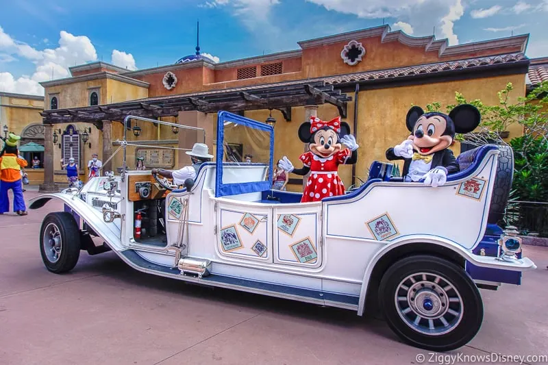 Mickey and Minnie Character Cavalcade in EPCOT