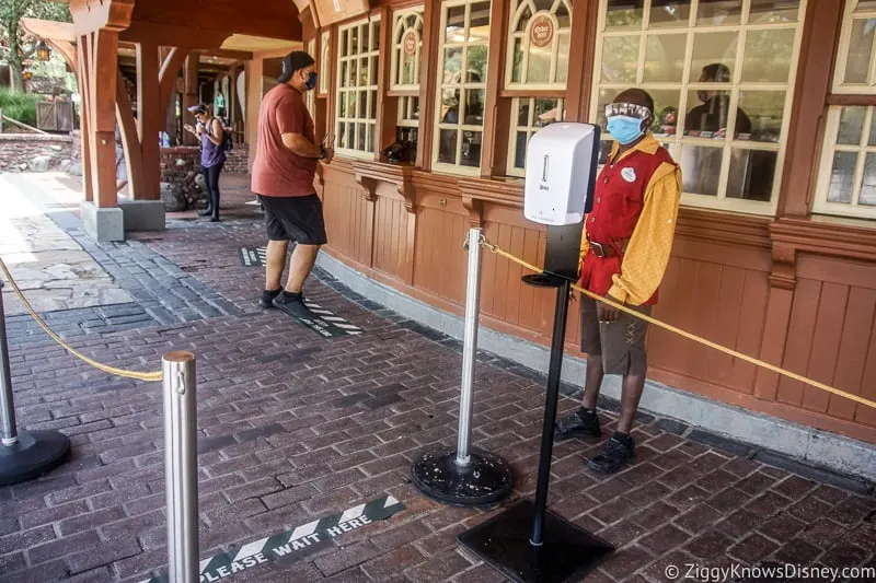 Storybook Treats queue after reopening in Magic Kingdom