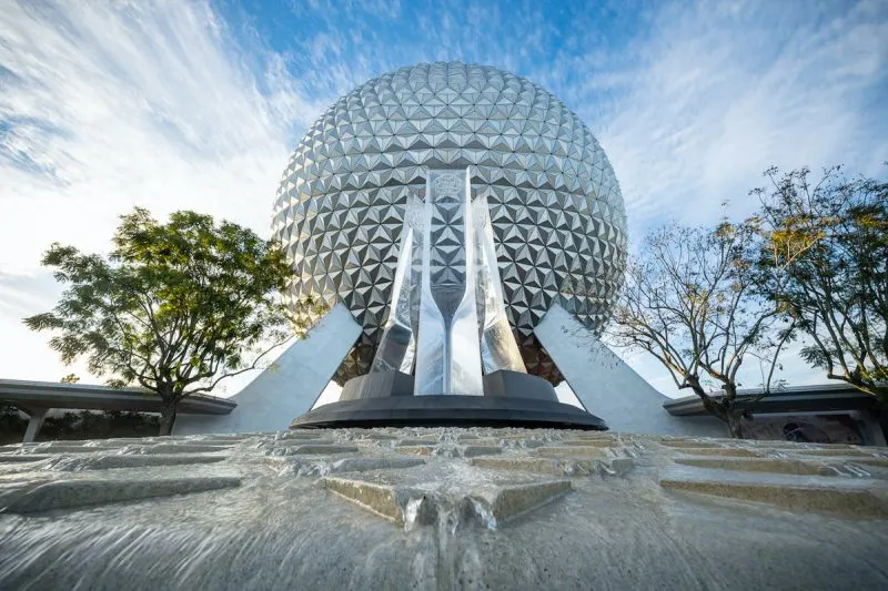 EPCOT Entrance Fountain with Spaceship Earth and water