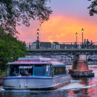 Traveling between Disney World parks