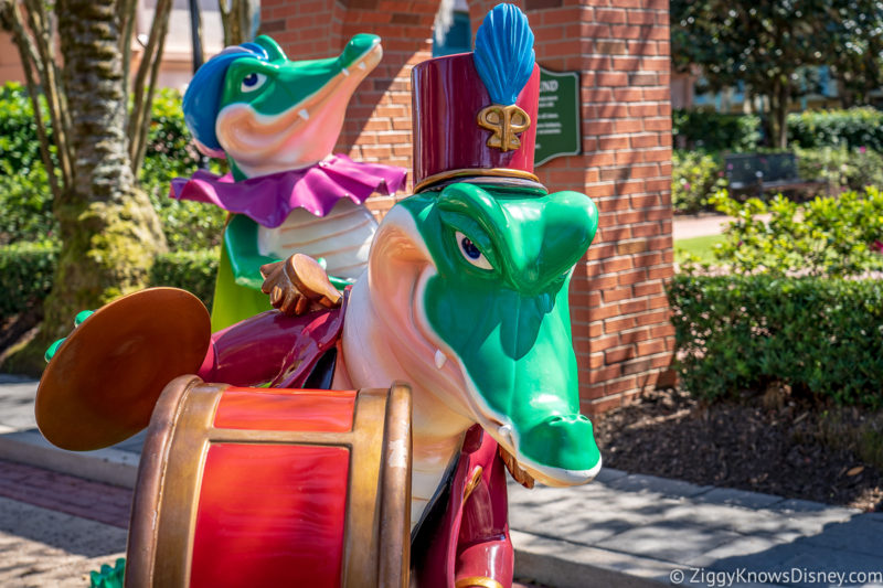 Alligators playing music Port Orleans French Quarter