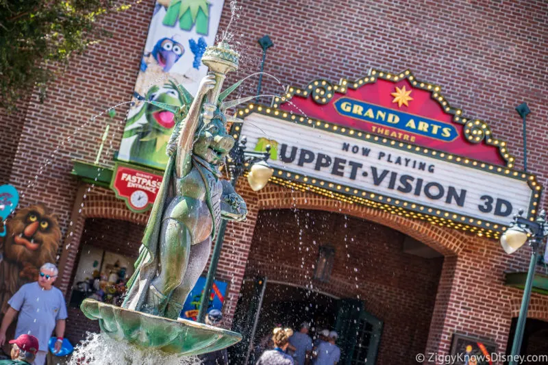 Miss Piggy statue outside Muppet*Vision 3D