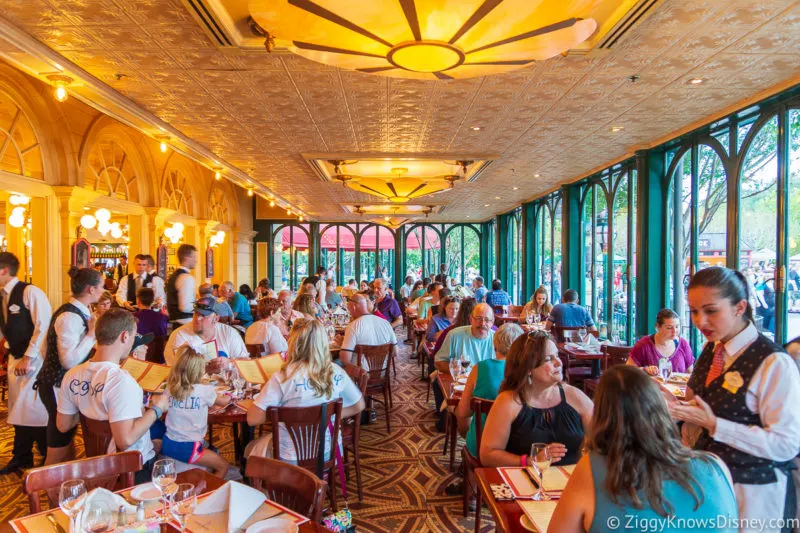 Chefs de France EPCOT interior