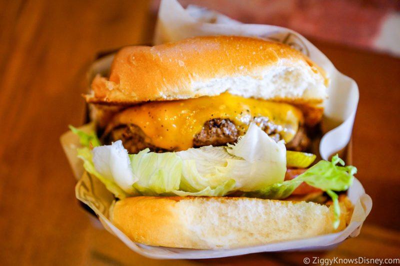 Hamburger from D-Luxe Burger