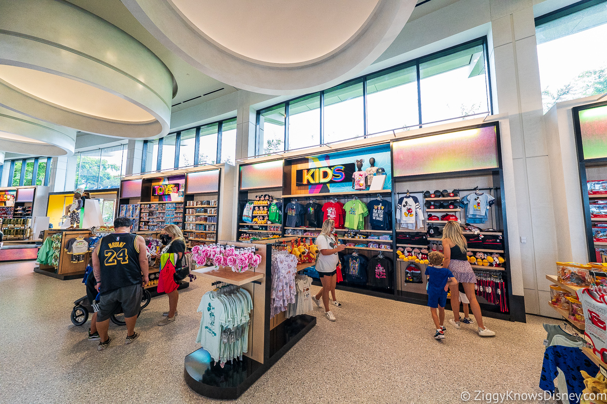 Kids display Creations Shop EPCOT