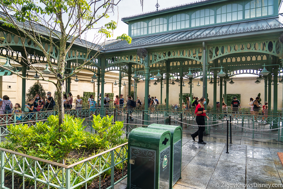 Remy's Ratatouille Adventure queue