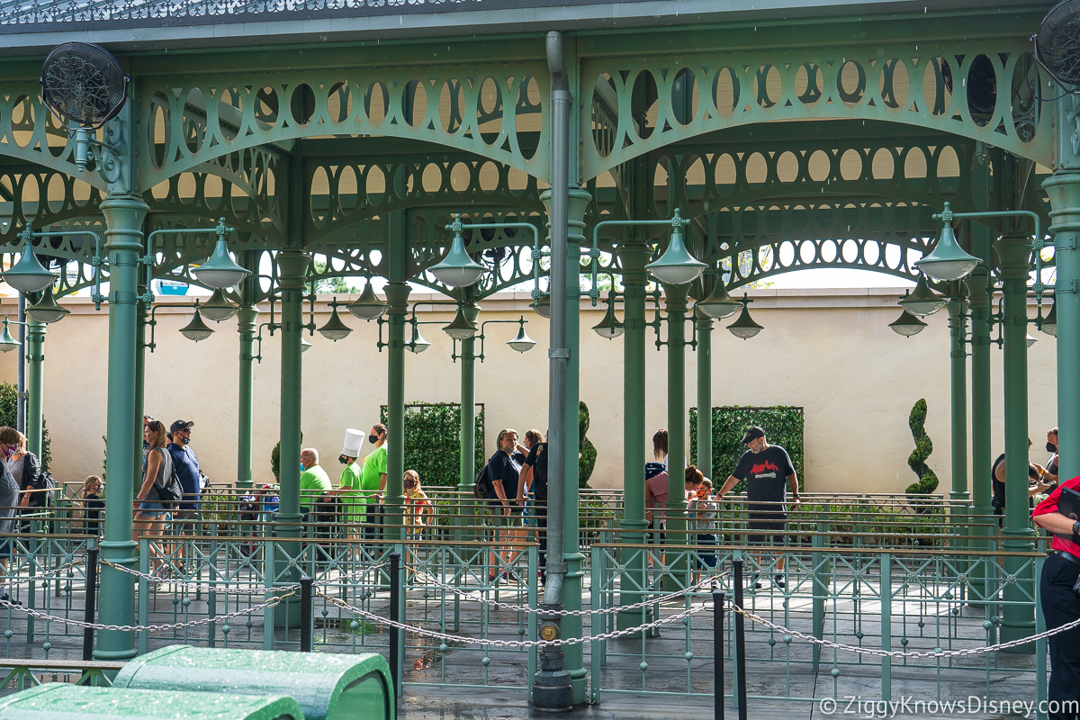 Remy's Ratatouille Adventure queue