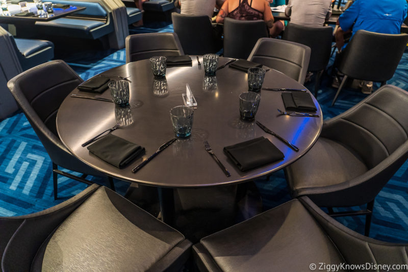 Space 220 round table