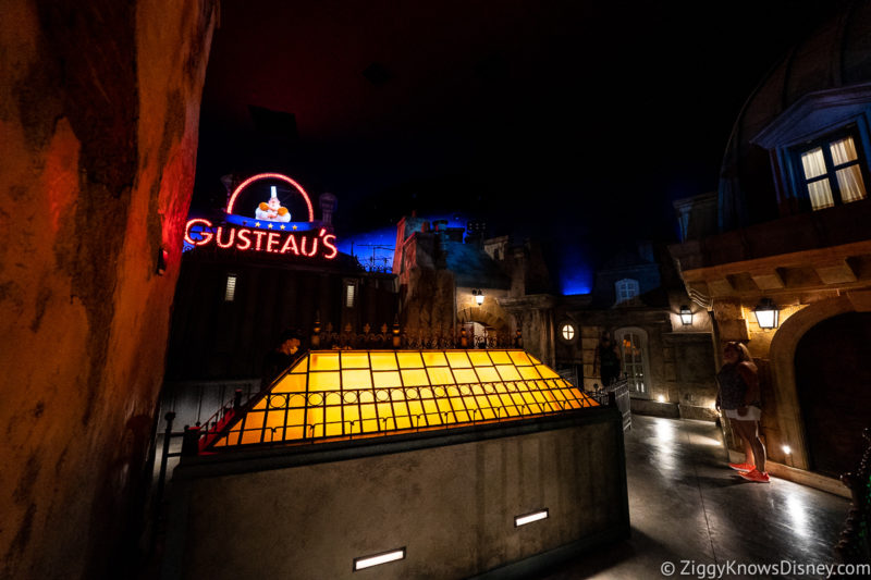 Rooftop scene in the queue Remy's Ratatouille Adventure