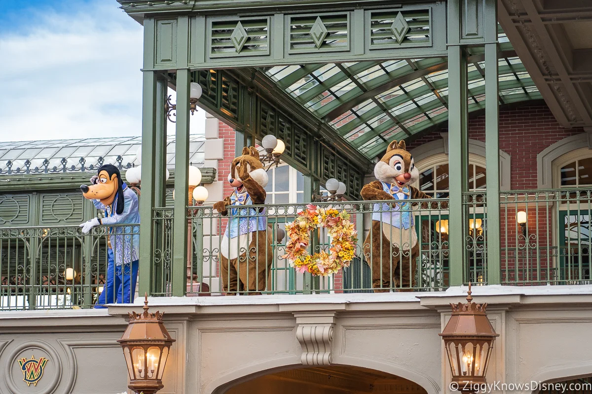 Chip 'n' Dale 50th Anniversary costumes