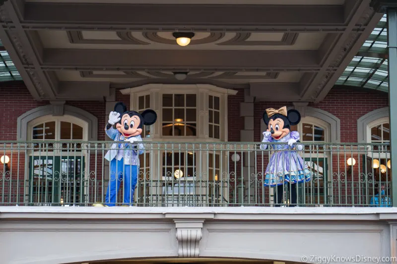 Mickey and Minnie 50th Anniversary costumes