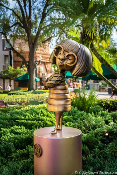 Edna Mode Disney World 50th Anniversary Golden Statue Hollywood Studios