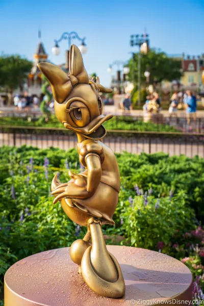 Daisy Duck 50th Anniversary Golden Statue