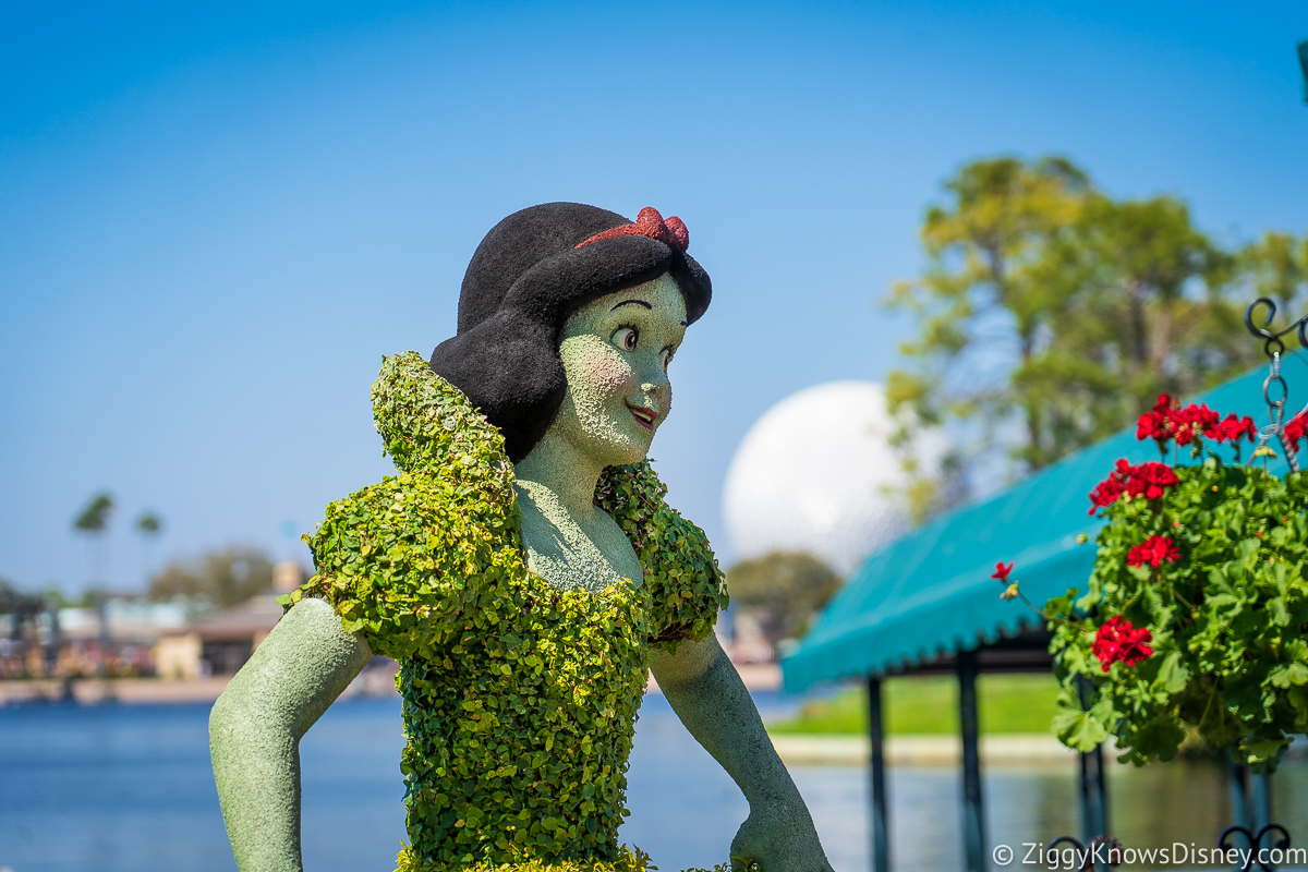 Snow White Topiary 2022 EPCOT Flower and Garden Festival