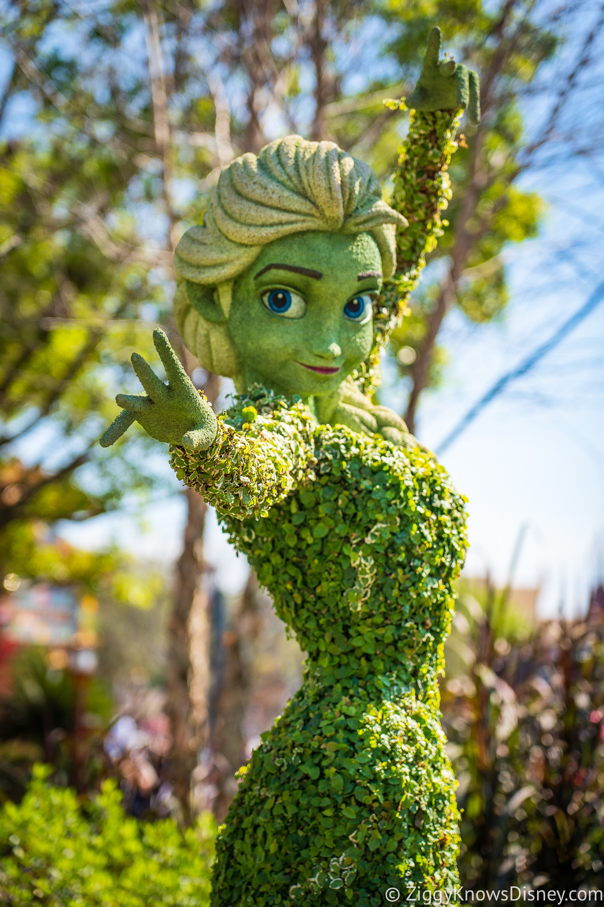 Elsa Topiary 2022 EPCOT Flower and Garden Festival