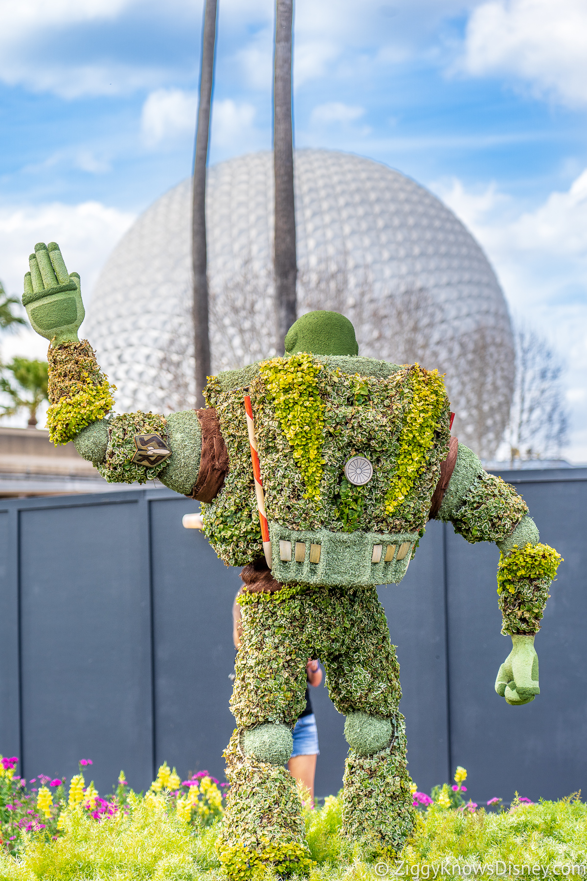 Buzz Lightyear facing Spaceship Earth Topiary Epcot Flower and Garden Festival