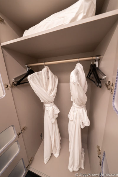 Two guest robes to wear in Star Wars Galactic Starcruiser Hotel Rooms