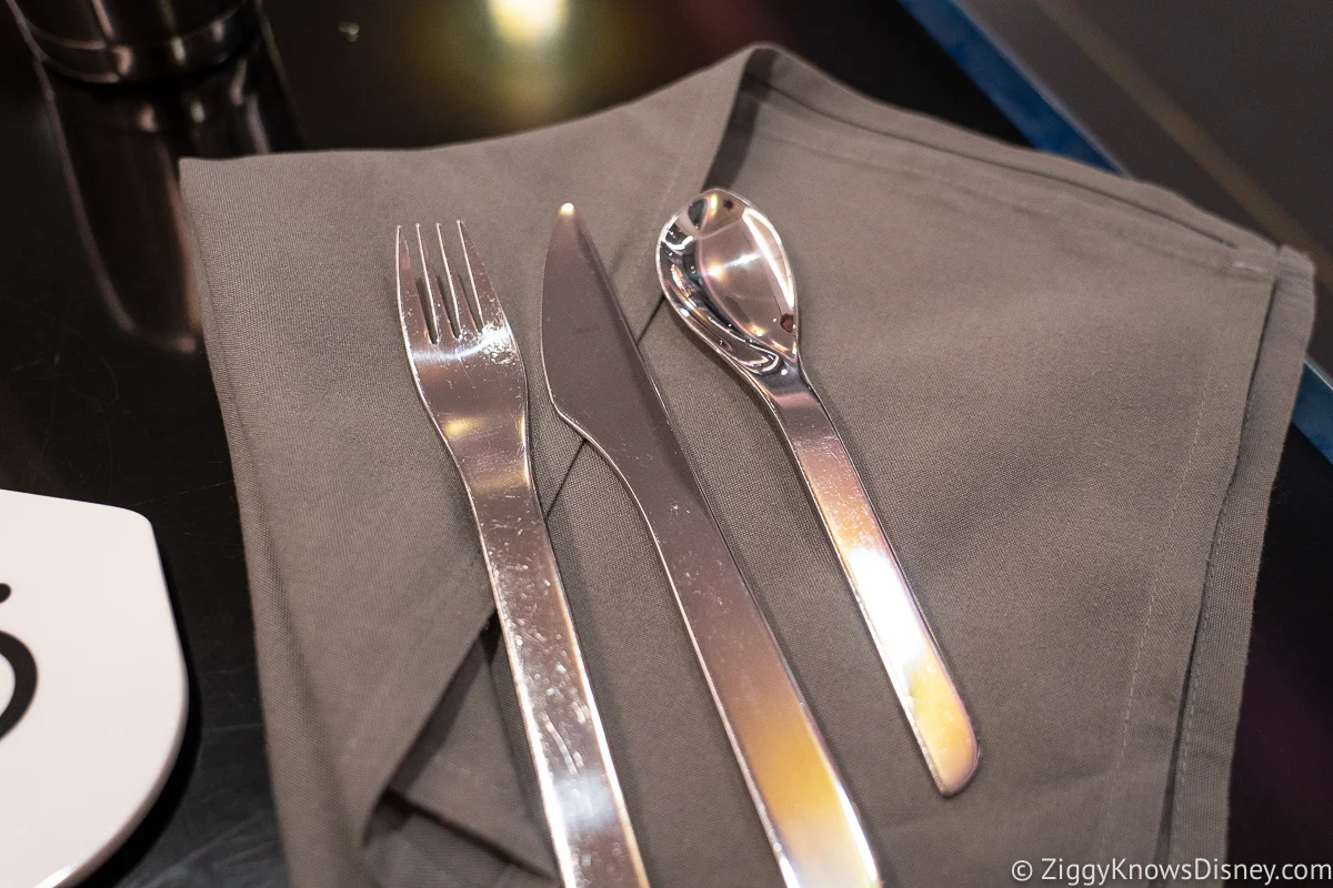 Silverware placing Crown of Corellia Dining Room