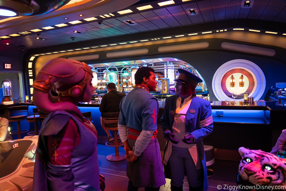 Star Wars Characters in Sublight Lounge
