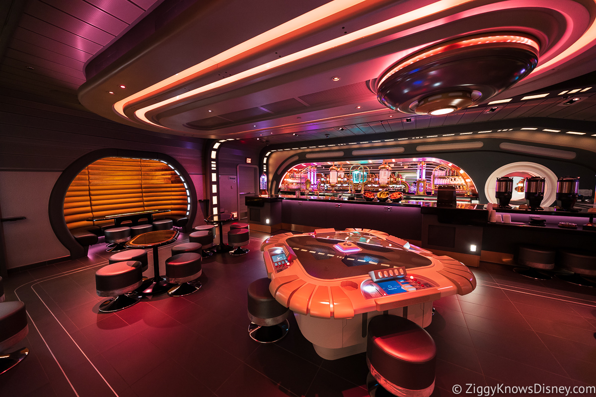 Sublight Lounge Star Wars: Galactic Starcruiser