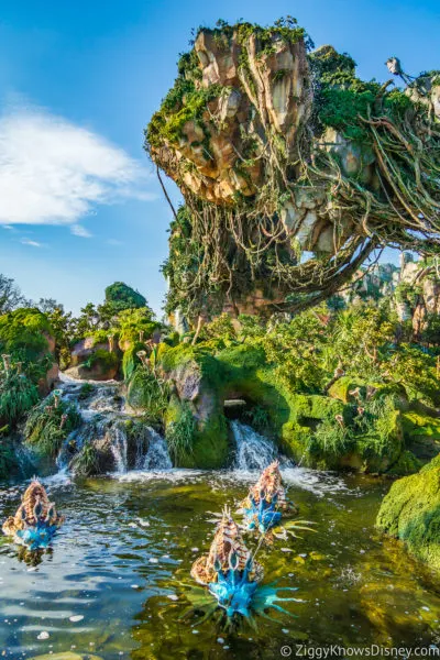 Pandora the World of Avatar floating mountains