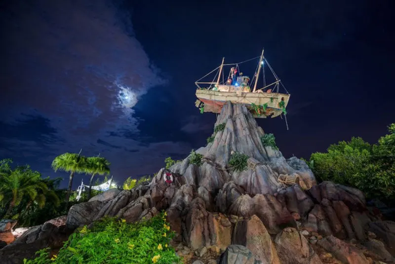 Typhoon Lagoon H2O Glow Nights