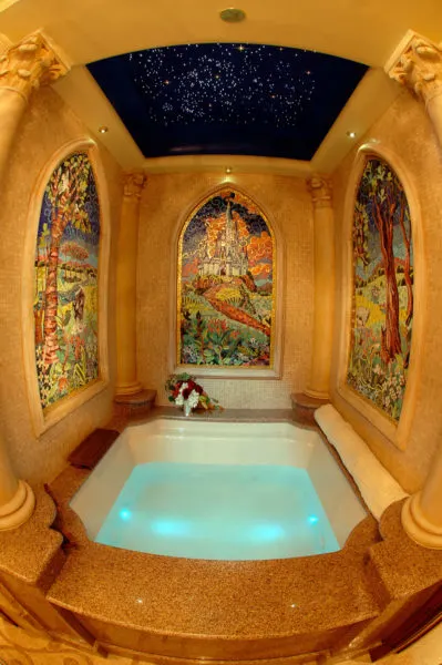 Cinderella Castle Dream Suite bathroom tub