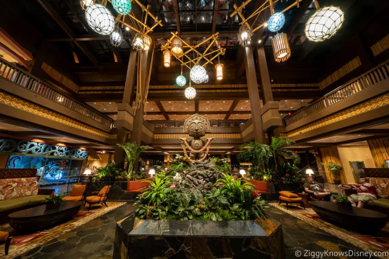 Disney's Polynesian Village Resort Lobby Interior statue
