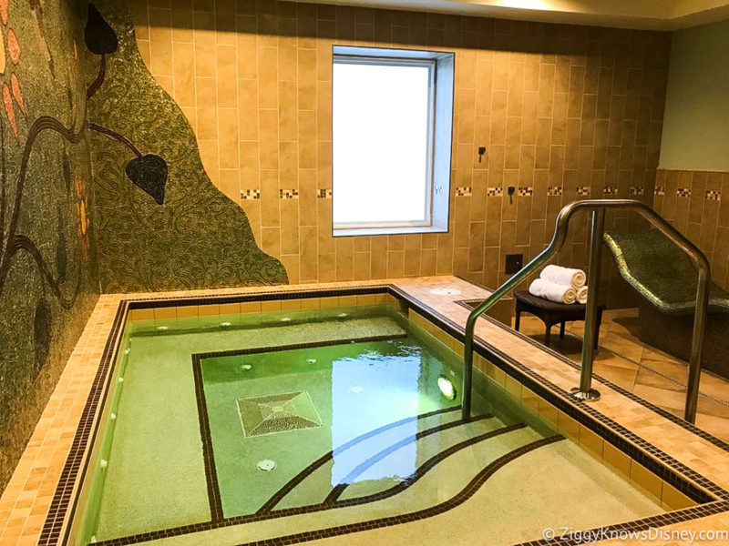 Spa pool at Disney's Saratoga Resort and Spa