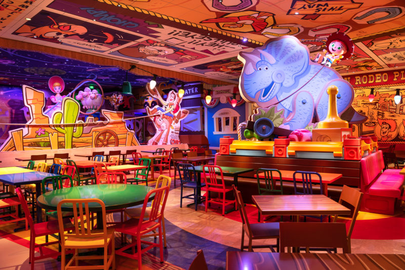 Roundup Rodeo BBQ Toy Story Land interior
