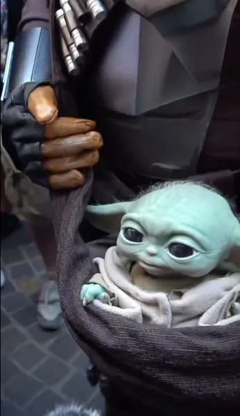 Grogu meeting guests in Galaxy's Edge