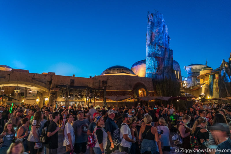 Crowds in Galaxy's Edge Hollywood Studios early in the morning