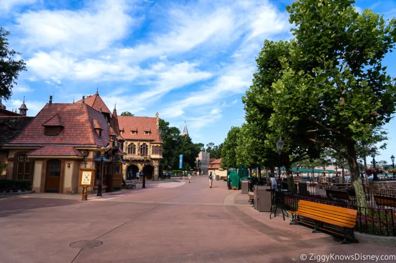 walking through EPCOT without crowds