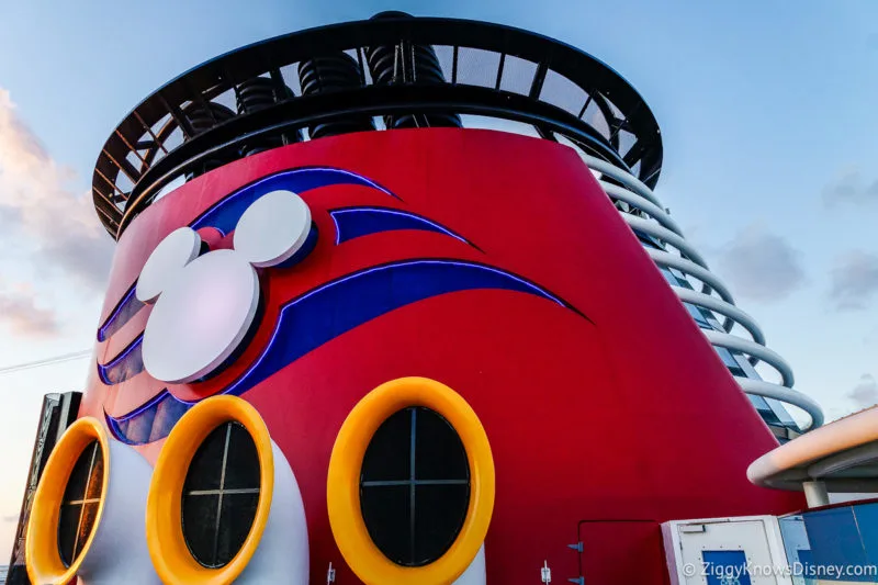Disney Cruise Line Disney Magic smoke stack