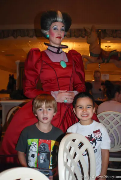characters at 1900 Park Fare Grand Floridian Resort with kids