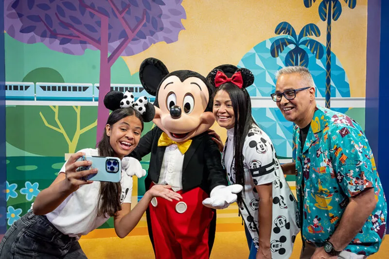 Mickey Mouse meet and greet EPCOT CommuniCore