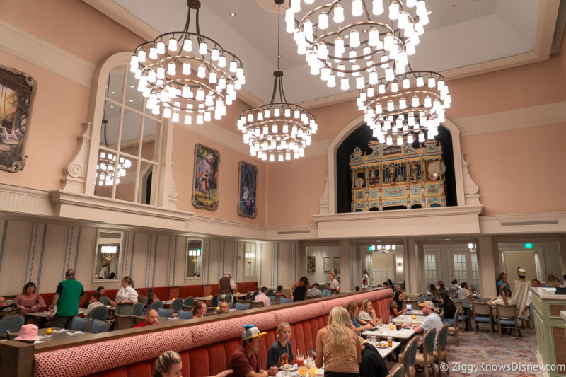 1900 Park Fare dining room