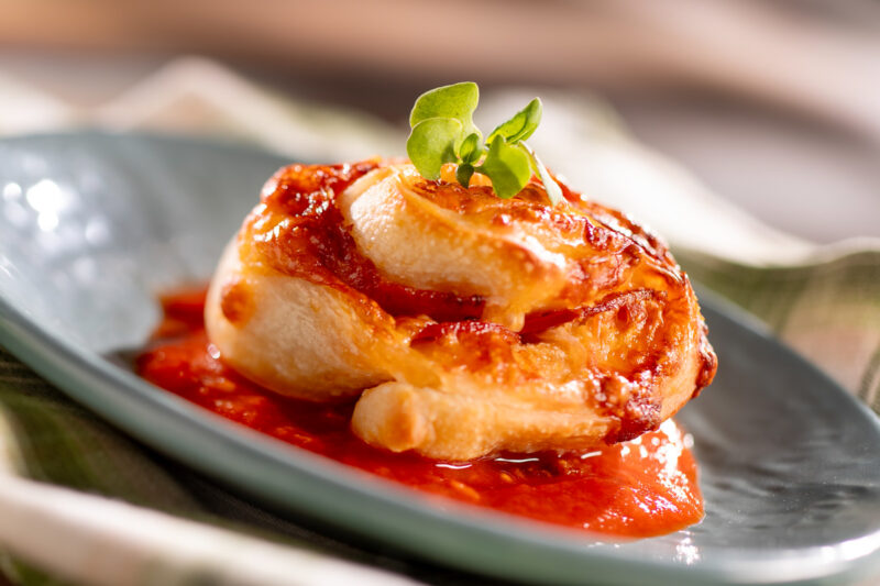 EPCOT Food and Wine Italy Bacetti kisses di pizza